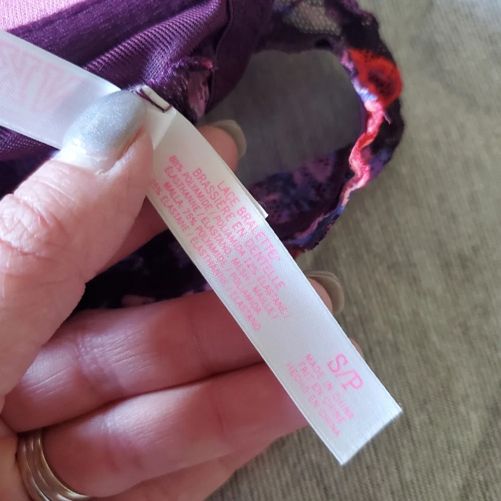 ⭐4/$20‎ Victoria's Secret PINK Lace Bralette Small